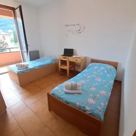 Emma's Eden - Larihome A51 Apartment